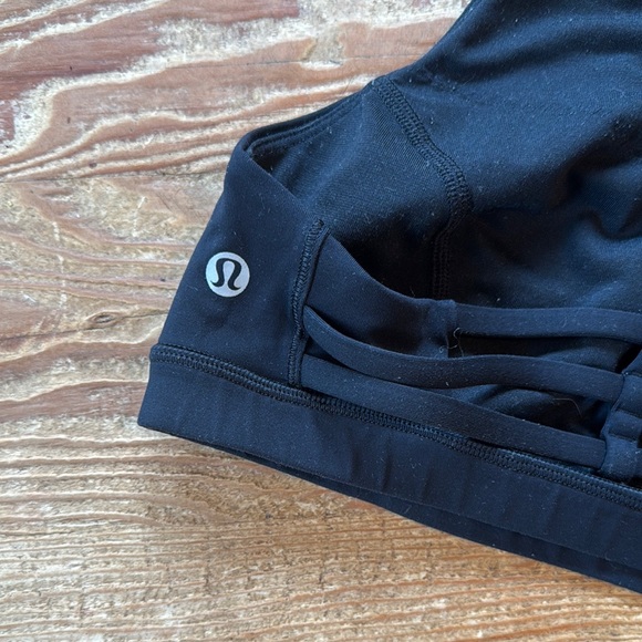 Lululemon Black Strappy Women's Sports Bra - Picture 2 of 3